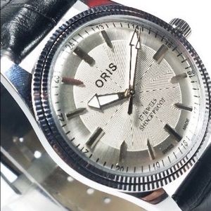 Vintage mechanical watch. Not battery operated. Works Great